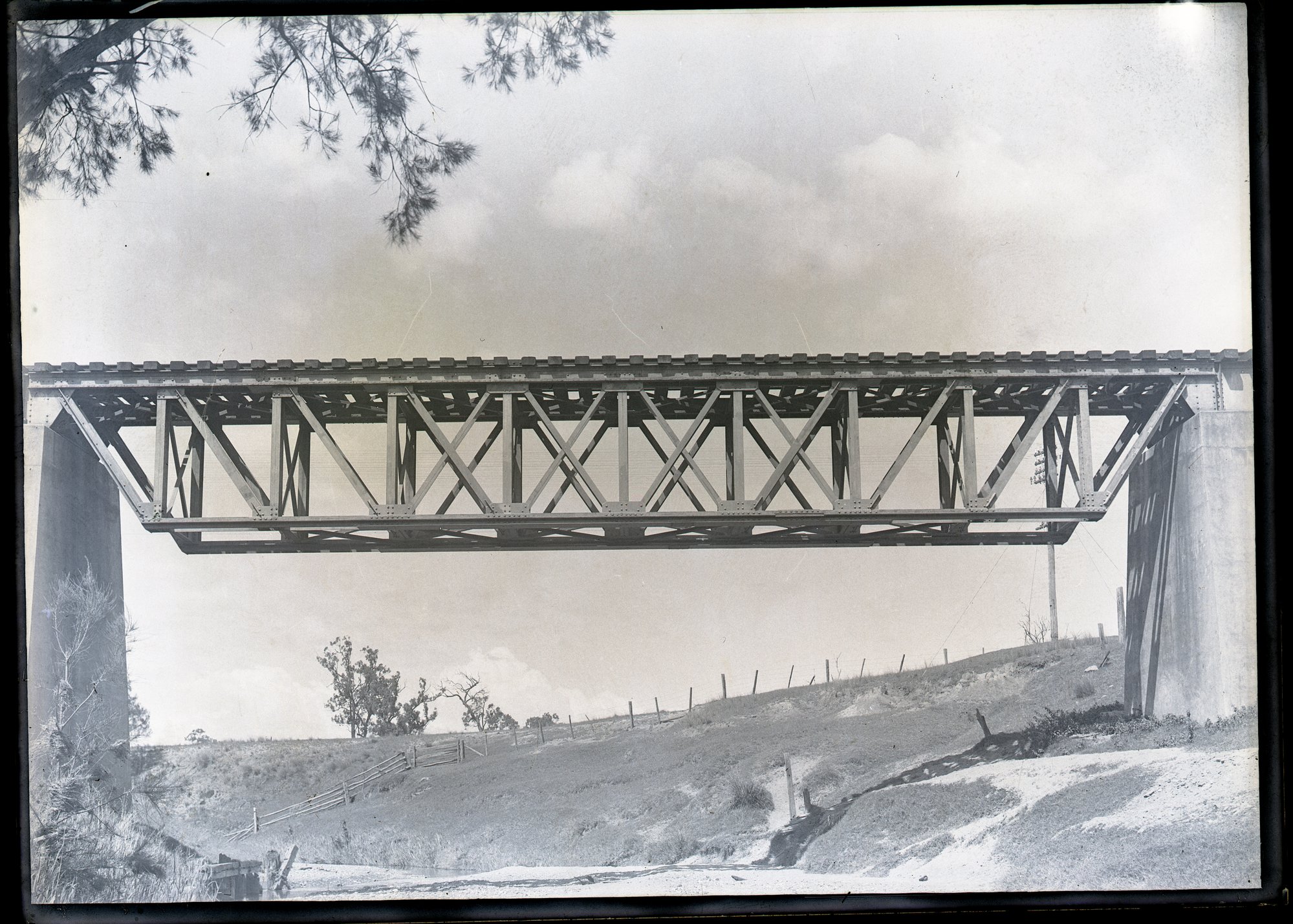 NSWGR, railway bridge, Singleton, NSW, [1930s] | Living Histories