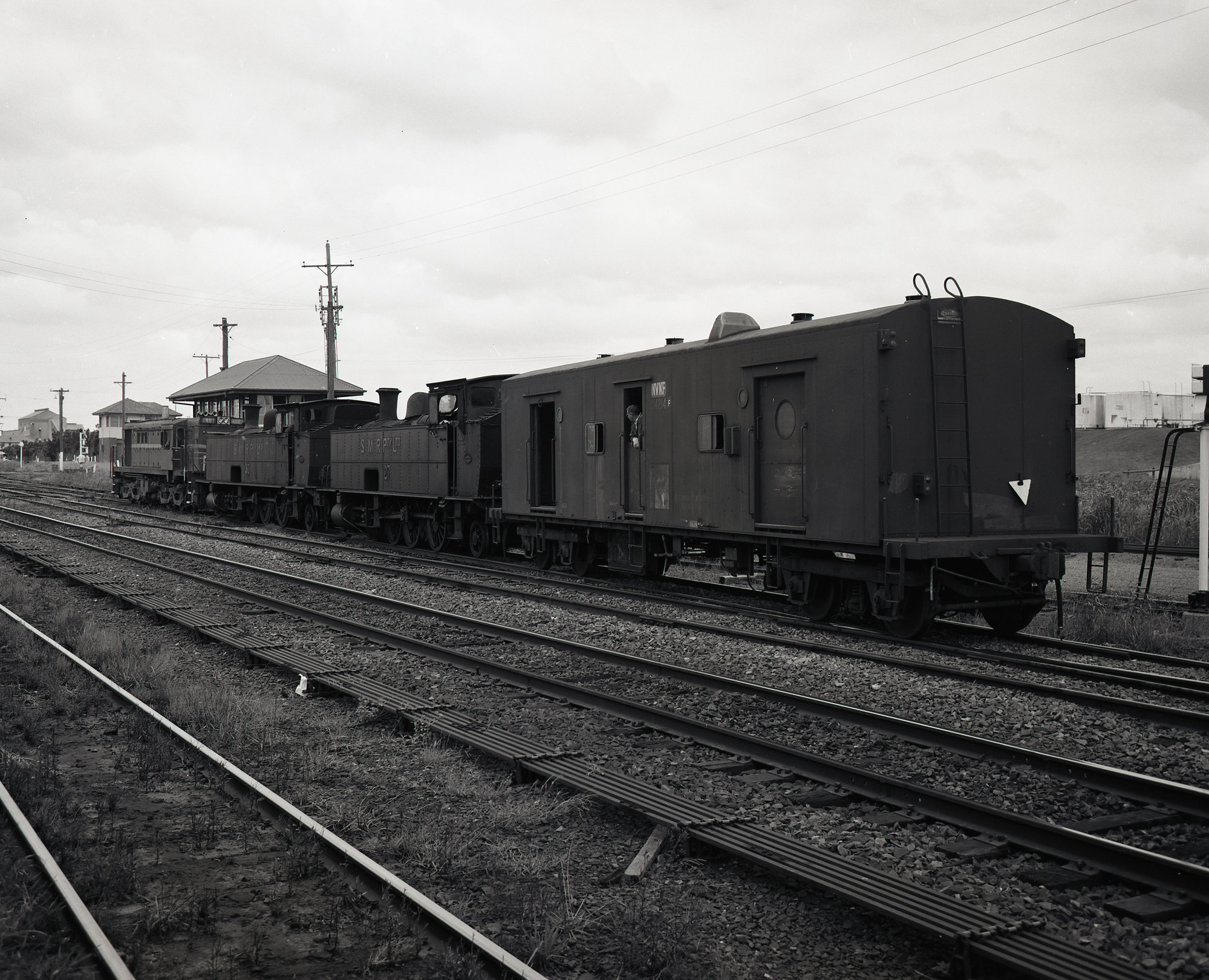 locomotives-4881-20-27-at-hexham-nsw-from-eg3-1-february-1985