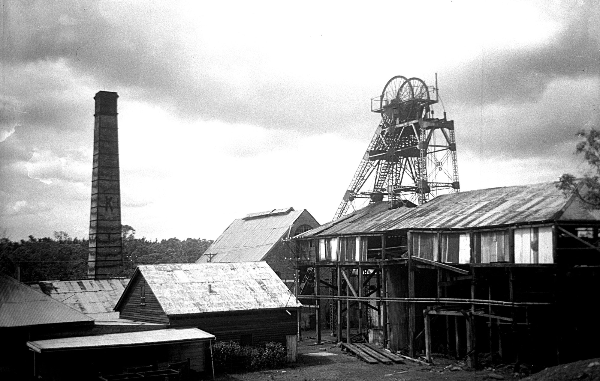 Back view of West Wallsend Extended Colliery, Killingworth, NSW, 1962 ...
