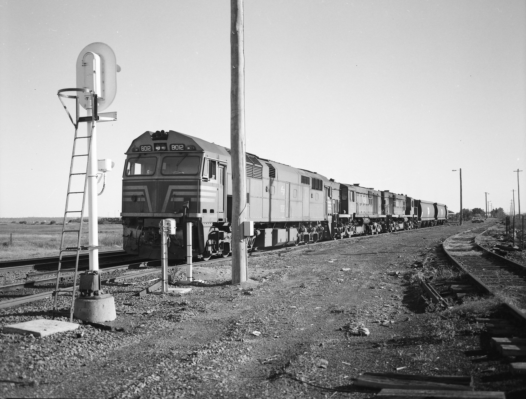 8012 + 2 x 45 class, Hexham Balloon Loop, Hexham, NSW, May 1988 ...