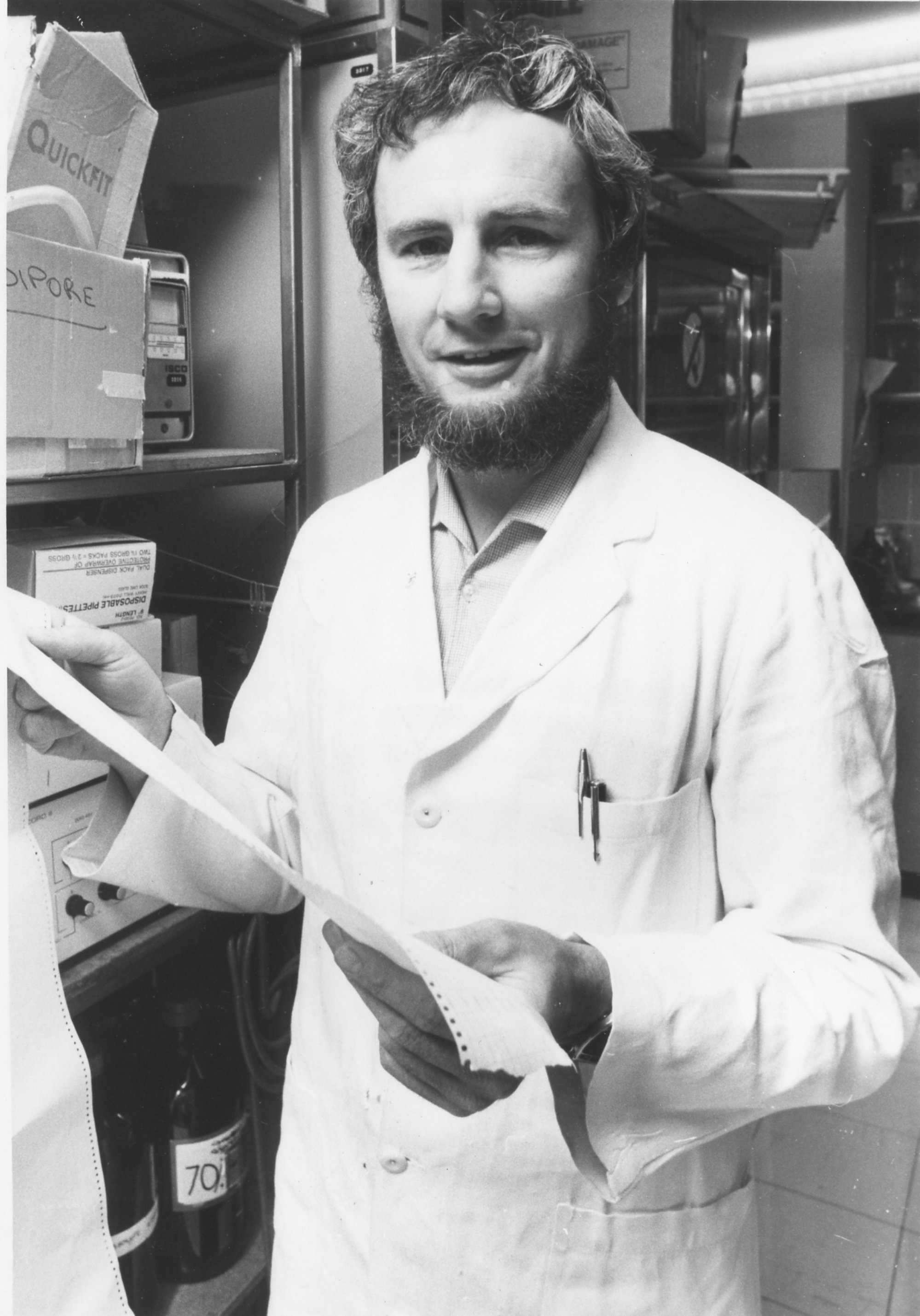 Professor Tim Roberts from Biological Sciences, the University of ...