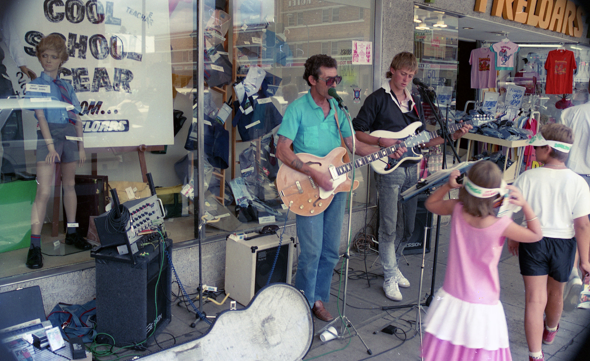Busking, Tamworth Country Musical Festival, Tamworth, NSW, January 1989
