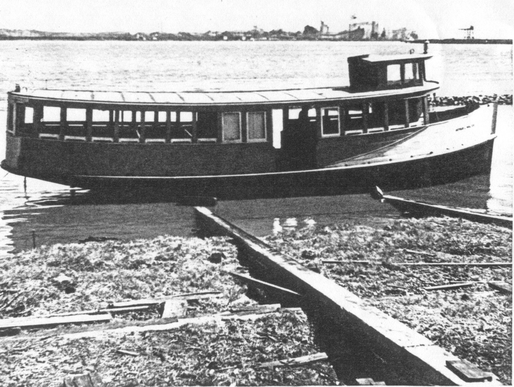 Stockton ferry 'Edith Walter', Stockton, NSW | Living Histories