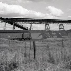 Coal loader, Aberdare Colliery, April 1980
