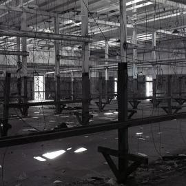Lockers and change room inside bathhouse, Stanford Main No 2 Colliery, NSW, August 1981