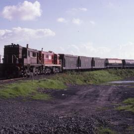 4899 and 4853, coal train, Bulli, NSW, 13 December 1985