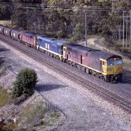 8042, 8050 and 80 Class, freight train, Marrangaroo, NSW, 29 December 1992