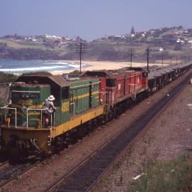 4902, 4914 and 4918, ballast train, Bombo, NSW, January 1994
