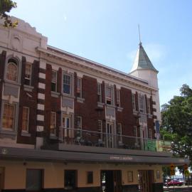 Crown and Anchor Hotel, Hunter Street, Newcastle, NSW, 8 February 2010