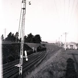 VR, Signal post (1870s era) at Woodend, Victoria, [1930s]