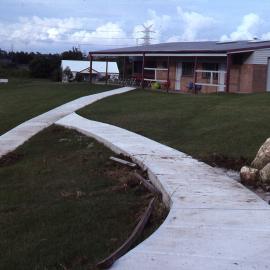 Amenities block path, Shortland Wetlands, NSW, March 1990