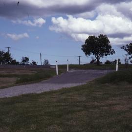 Entrance road, Shortland Wetlands, NSW, March 1993