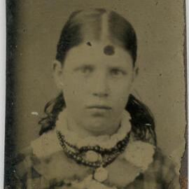 Single photograph of unidentified girl