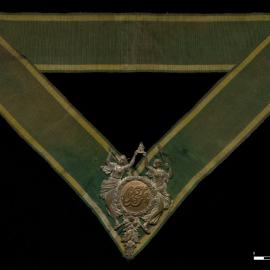 Oddfellows, green collar with O.F. on medallion