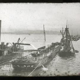 Sand pump Juno, Katoomba Sheer Legs, Newcastle Breakwall, NSW, 1905