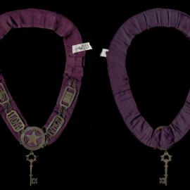 Collar chain with key pendant, LOI of A, VGT
