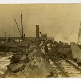 Unidentified shipwreck, dashed on the rocks 2