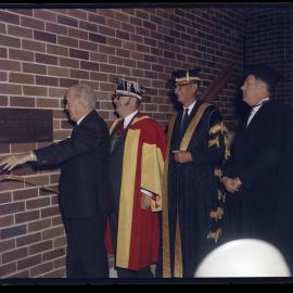 Premier R W Askin unveiling the plaque at opening of the Central Engineering Building, University of Newcastle, 1970