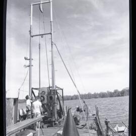 [River transportation with machinery], 1961