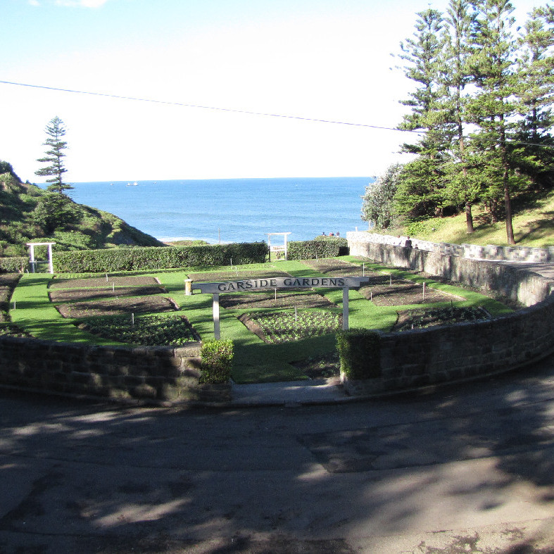 Formal gardens (Garside Gardens), King Edwards Park, Newcastle, NSW, 2012