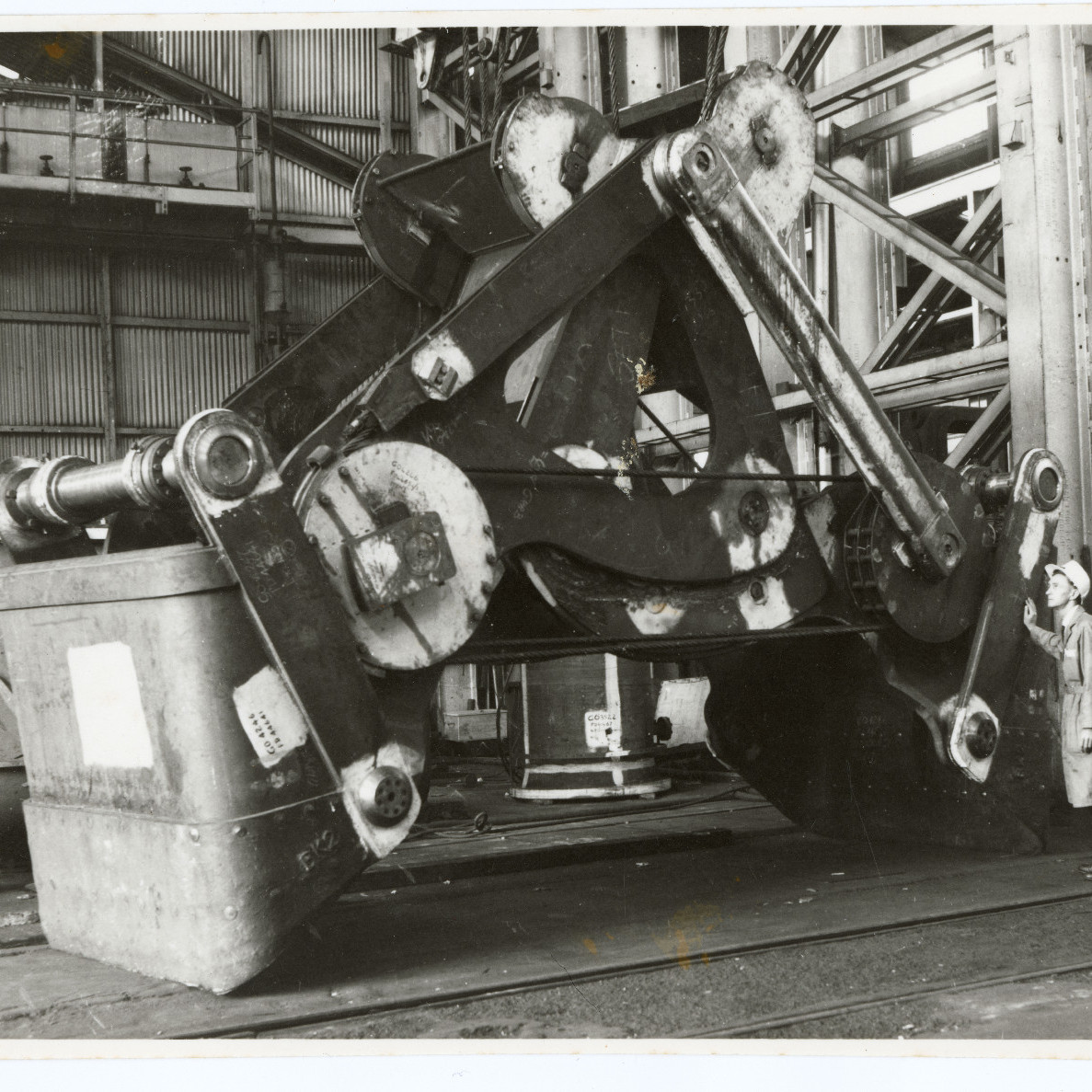 Ore Grabber for BHP built at State Dockyard