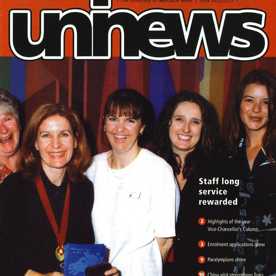 UniNews, University of Newcastle, NSW, November/December 2000