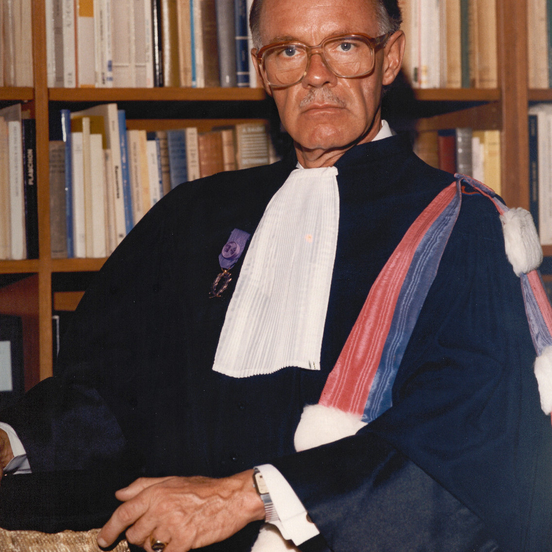 Emeritus Professor Kenneth (Ken) Dutton AM FRSN
