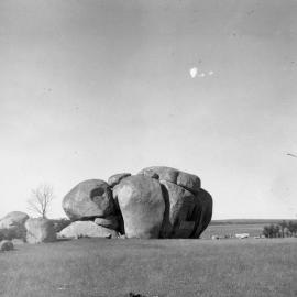 Thunderbolt’s rock (without graffiti) (n.d.)