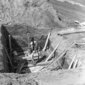 Men at work on construction of new Belmore Bridge, Maitland, NSW, 1961