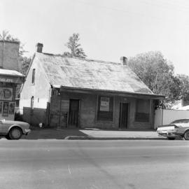 George Street, building next to Royal Hotel, Singleton, NSW