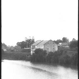Portus Flour Mill, near Morpeth Bridge, Morpeth NSW, 1931 (now demolished)