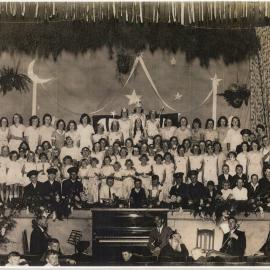 Concert in a coalfields town [Cessnock?]