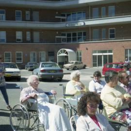 Patients watching School Bands playing at the Royal Newcastle Hospital, Newcastle, NSW, 2 April 1995