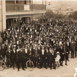 A meeting held at Cessnock during the engine drivers' strike of 1917 to see if they would return to work at the mines to work with loyalists or scabs. The strike lasted 6 weeks. Photo courtesy of W. Askie.