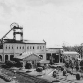 Richmond Main Colliery, NSW - Head frame & lamp room with Under Manager's office next to gardens