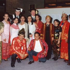 Vice-Chancellor, Professor Roger Holmes and Chancellor Ric Charlton with Thai delegates, the University of Newcastle, Australia - May, 2000