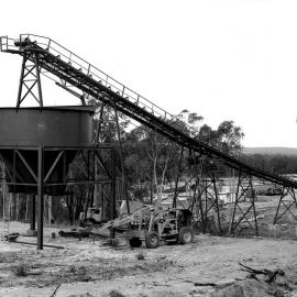 No. 1 Surface Conveyor and lorry loading bin, West Wallsend No. 2 Colliery, Killingworth, NSW, November 1971