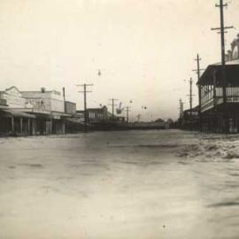 Belgrave Street, Kempsey in flood. Hotel Kempsey is shown right.