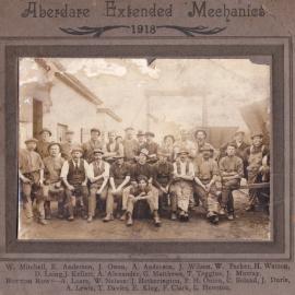 Aberdare Extended Colliery Mechanics, Aberdare Extended Colliery, NSW, 1918.
