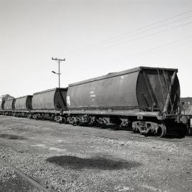 CH waggons stored in C&A siding, Hexham, NSW, 15 September 1987