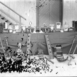 Various track parts: fish plates, indicator box, detector electro-pneumatic points