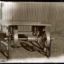 Work bench and machine