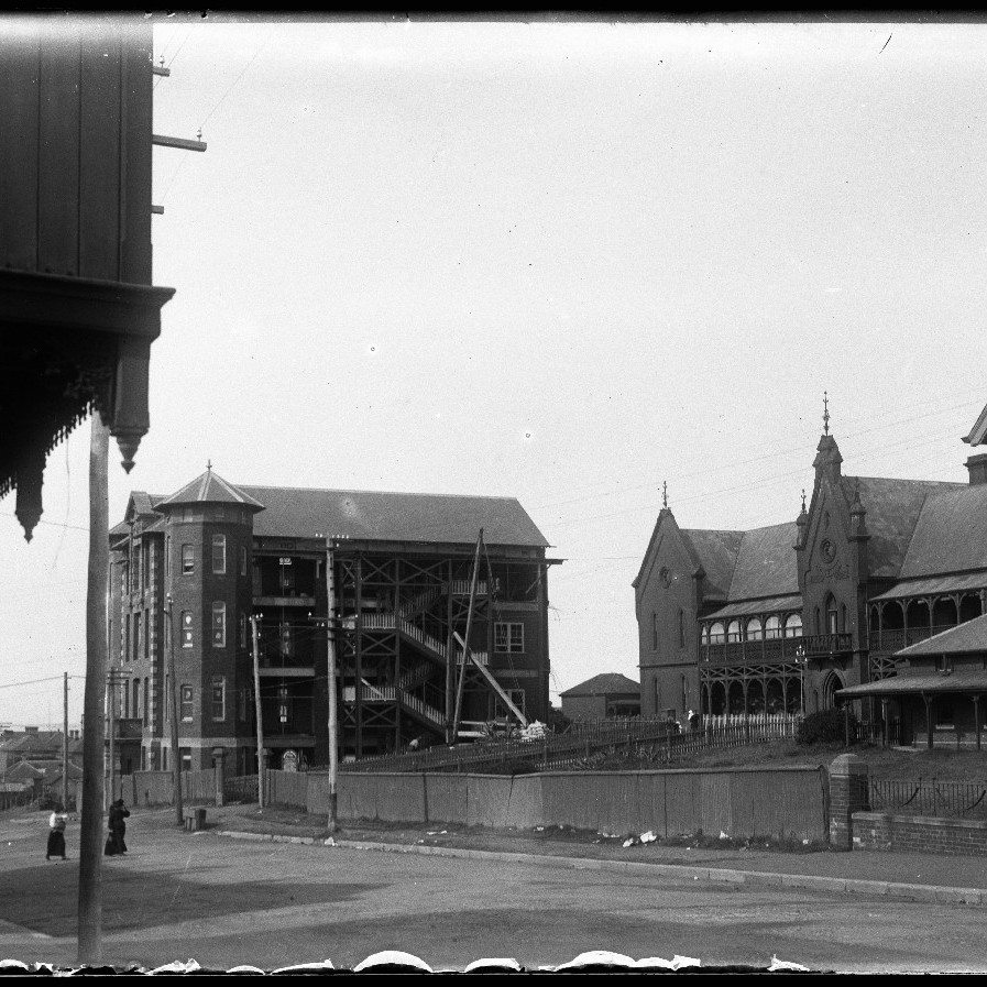 View of Pacific Street, with Newcastle Hospital, c1930s