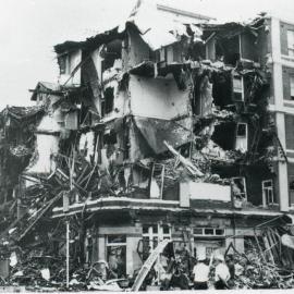 Demolition of George Hotel after earthquake, Newcastle, NSW, 1989