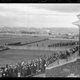 Horse race spectators, Newcastle Racecourse, [17 July 1937]