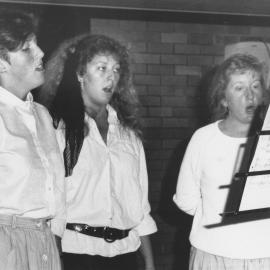 The Elizabethan Singers, the University of Newcastle, Australia - December, 1985