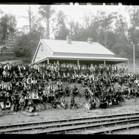 Pay day at the A Pit Colliery Office, Newcastle, NSW, 24 February 1899