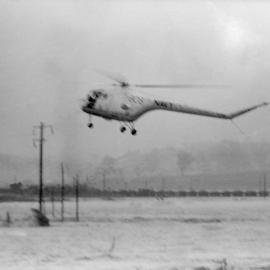Rescue operation during the 1955 Maitland Flood: Lucey Collection