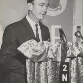 The University of Newcastle's Great Hall Appeal Dinner, Newcastle City Hall - Mr. Robert Coulton, Newcastle Manager, B.H.P