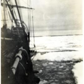 Stuck in the pack ice, Antarctica, [Wednesday, 4 February 1931]